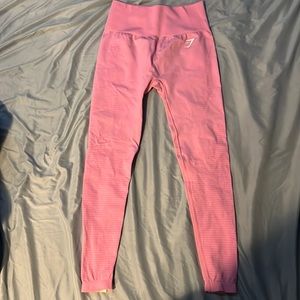 Pink gymshark leggings🩷 size small, never worn!